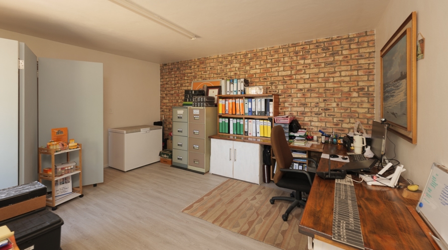 4 Bedroom Property for Sale in Struisbaai Western Cape